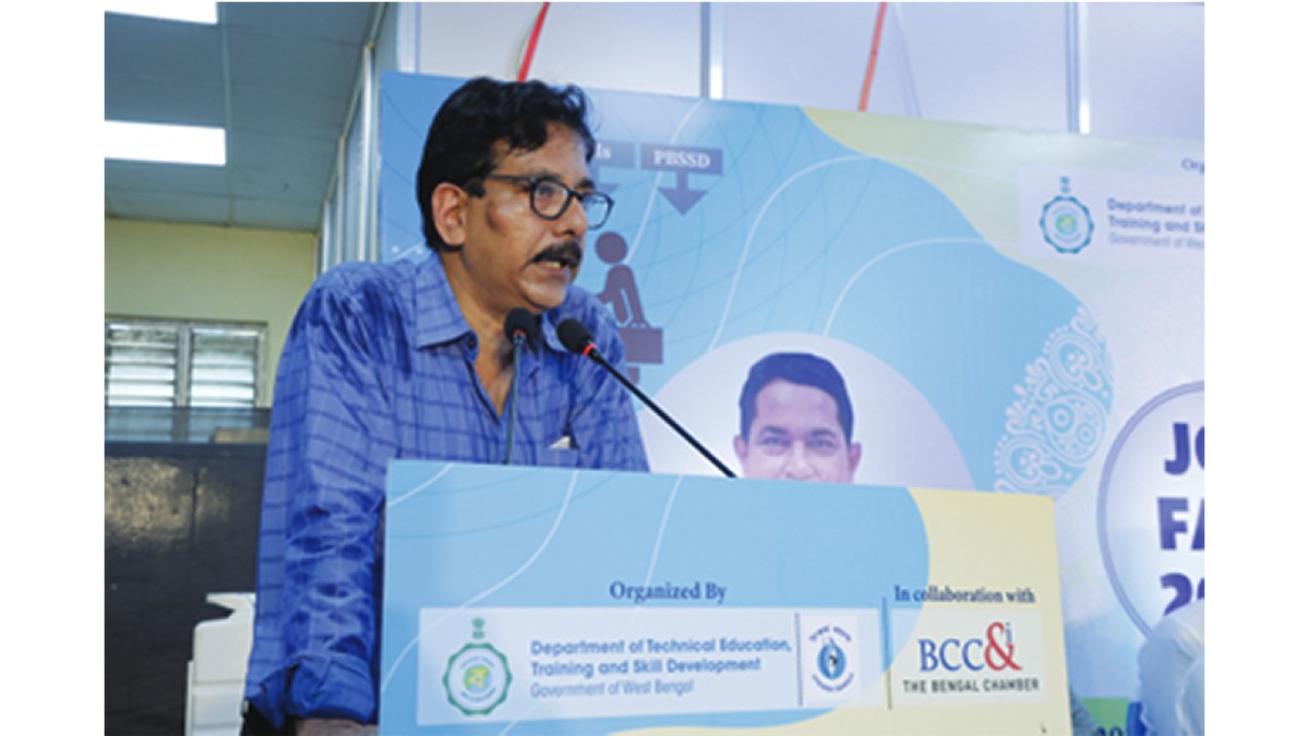 Shri Saibal Sengupta, DVET & Joint Director of Industrial Training,T.E.T. & S.S. Department, GoWB addressing at the Closing Ceremony