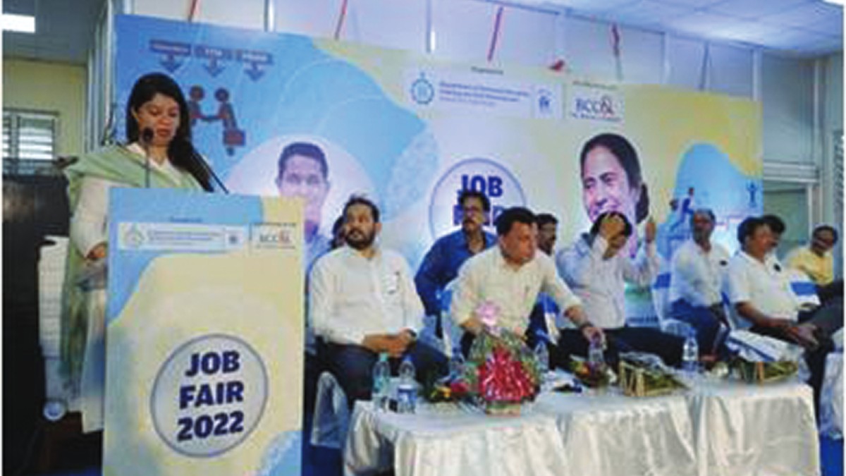 Smt. Jui Biswas, Chairman, KMC Borough 10 addressing at the Closing Ceremony