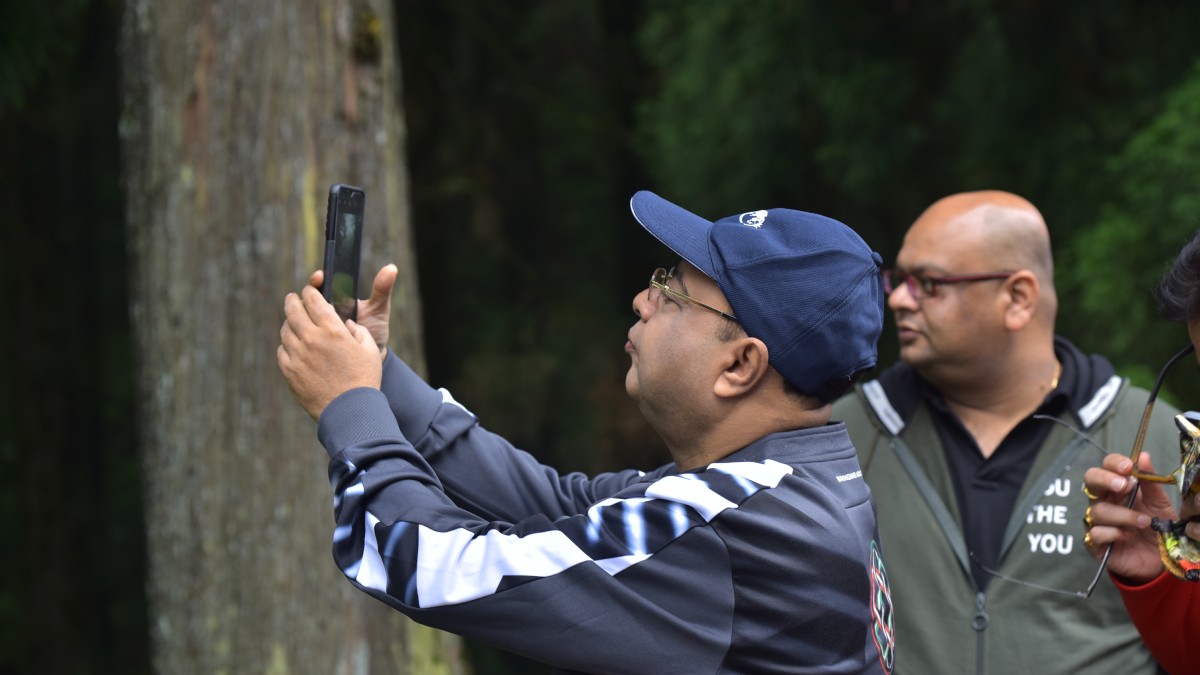 Mr. Subrata Dutta, Chairperson, Skill Development Committee, BCC&I and Managing Director, The George Telegraph Group clicking pictures
