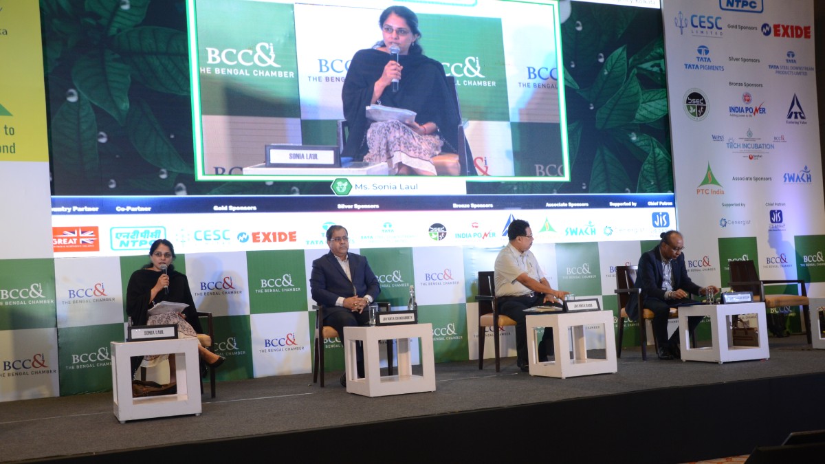 (L−R) Ms. Sonia Laul, Consul for Political and Economic Affairs, US Consulate General in Kolkata; Mr. Jayanta Chakraborty, Chairperson − Agriculture and Rural Development Committee, The Bengal Chamber of Commerce and Industry and Consultant, Indofil Industries Limited; Mr. Jayanta Basu, Journalist and Environment Expert; Ms. Shveta Verma, Inclusion and Diversity Leader− India and APAC, PwC India (VIRTUAL) and Mollah M Amzad Hossain, Editor, Energy & Power (Bangladesh) in the session on Diversity equity and inclusion symbiotic relationship with sustainability