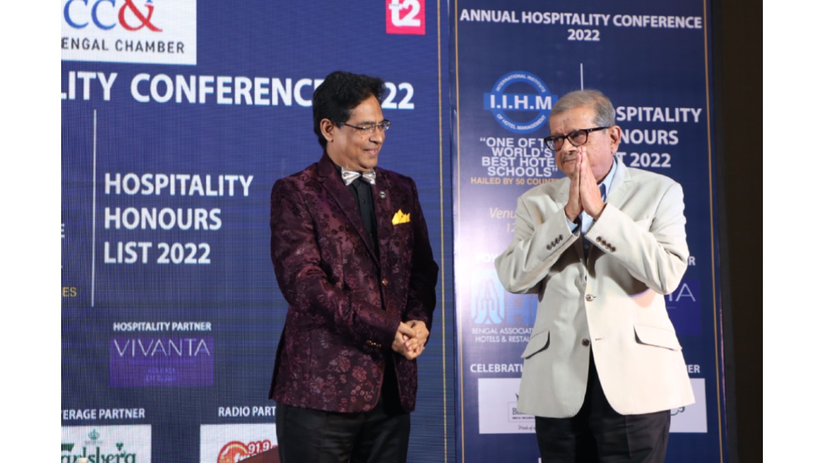 Mr. S. S. Mukherjee Chairman, EIH Associated Hotels Limited & Corporate Advisor, EIH Limited along with Dr. Suborno Bose, Chairman, Hospitality Committee, The Bengal Chamber of Commerce and Industry and Chief Mentor, International Institute of Hotel Management