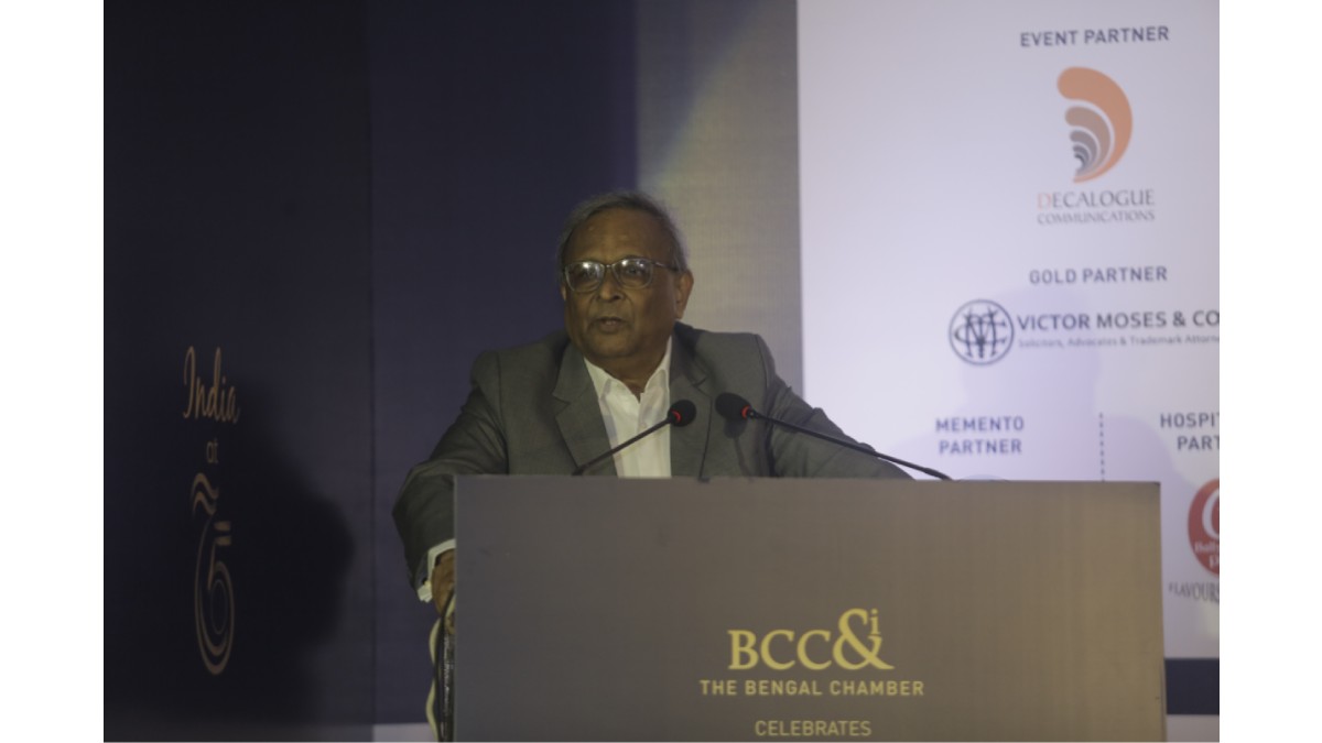 Shri Indrajit Sen, Former President, The Bengal Chamber of Commerce and Industry and Managing Director, International Combustion (India) Limited, delivering his address