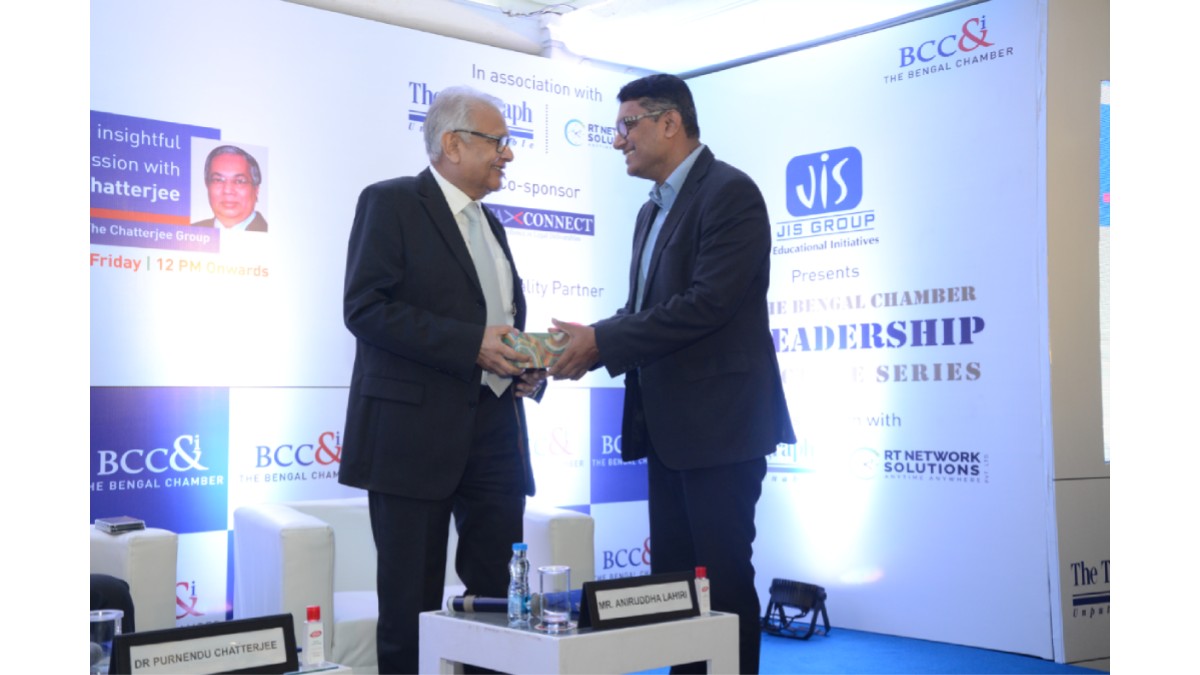 Handing over a Memento to Mr. Aniruddha Lahiri, Former President, The Bengal Chamber by Mr. Arnab Basu, Vice President, The Bengal Chamber& Advisory Leader, PWC India
