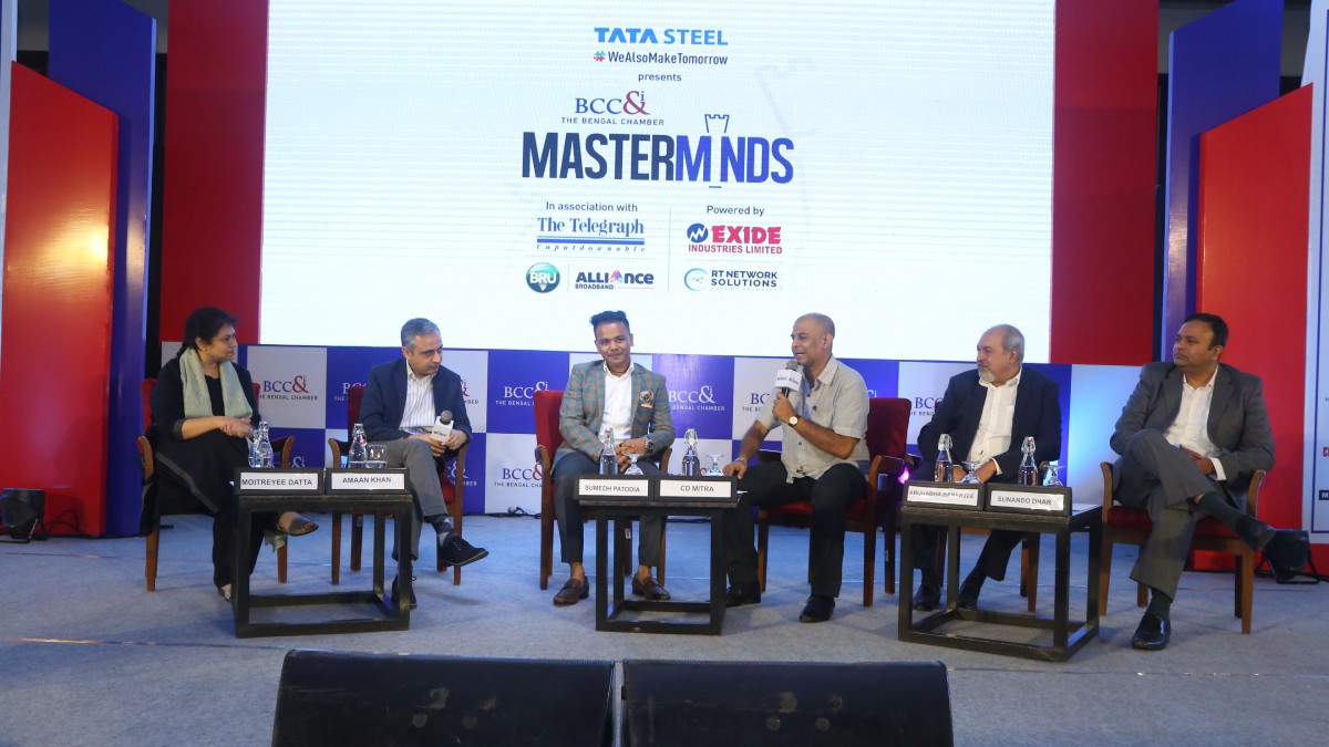 (L to R) Ms Moitrayee Dutta, Head of Advertising and Media Planning Amul, Mr Amaan Khan, Global Vice-President, Unilever, Mr Sumedh Patodia, Team Director, Kolkata Thunderbolts, Mr Arunabha Banerjee, Director, Alliance Broadband and Mr Sunando Dhar, Deputy Secretary General, AIFFin a Panel Discussion. The Panel was Moderated by Mr Chandradeep Mitra, Strategy Coach and Mentor for Start Ups &Entrepreneurs, Branding & Innovation Consultant