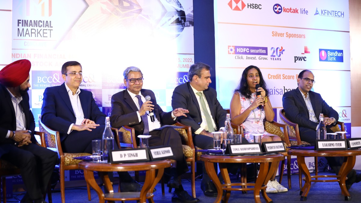Experts’ Roundtable – “Indian Capital Market: Beating Volatility” in progress.Panelists at the session are :Mr. Vishal Kapoor, CEO, IDFC Mutual Fund, Mr. D P Singh, Deputy MD & CBO, SBI Mutual Fund, Mr. Peshotan Dastoor, Group President & Head-Sales at UTI Mutual Fund, Ms. Lakshmi Iyer, President-CIO-Debt & Head-Products, Kotak Mahindra Asset Management Company Ltd. Mr. Srinivasan Ramamurthy (Equity Fund Manager), HDFC Mutual Fund