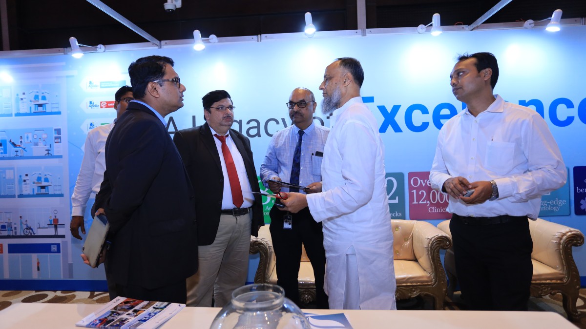 Mr. Arnab Basu, Vice President, The Bengal Chamber of Commerce and Industry & Advisory Leader and Partner, PricewaterhouseCoopers Pvt. Ltd in conversation with M A Latif, Hon’ble Member of Parliament, Bangladesh at the International Health and Wellness Expo 2022, Day 1
