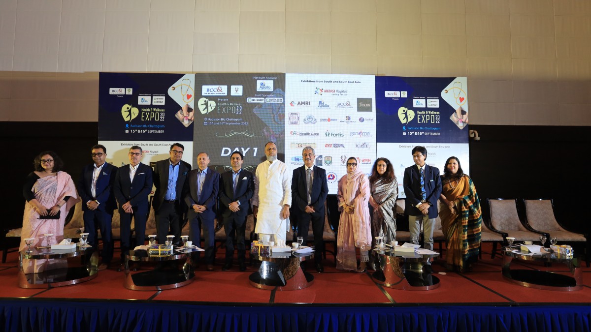 Dignitaries on the dias at the Inaugural Session (L-R) Ms. Angana Guha Roy Chowdhury, Assistant Director General, The Bengal Chamber of Commerce And Industry, Mr. Avijit Das, Managing Director, Hermes Voyages Pvt. Ltd., Mr. Rupak Barua, Group CEO, AMRI Hospitals, Mr. Arnab Basu, Vice President, The Bengal Chamber of Commerce and Industry & Advisory Leader and Partner, PricewaterhouseCoopers Pvt. Ltd, Mr. Mahbubul Alam, President, The Chittagong Chamber of Commerce and Industry, Dr. Rajeev Ranjan, Assistant High Commissioner of India in Chittagong, M A Latif, Hon’ble Member of Parliament, Bangladesh, Dr. Purnendu Roy, Chairman & Managing Director, Genesis Hospital, Dr Munal Mahbub, Chairman, Mati-ta and Senior Vice President, Chittagong Women Chamber n of Commerce & Industry, Ms  Suparna Sengupta, CEO, IQ City Medical College and Hospital, Dr. Arnab Gupta, Medical Director, Saroj Gupta Cancer Center & Research Institute, Ms. Sharmin Tarannum, Assistant Vice President, Business Development and Str               ategic Alliance, GD Assist