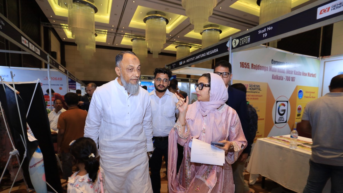 M A Latif, Hon’ble Member of Parliament with Dr Munal Mahbub, Senior Vice President, Chittagong Women Chamber of Commerce & Industry and Chairman, Mati-ta visiting the stalls