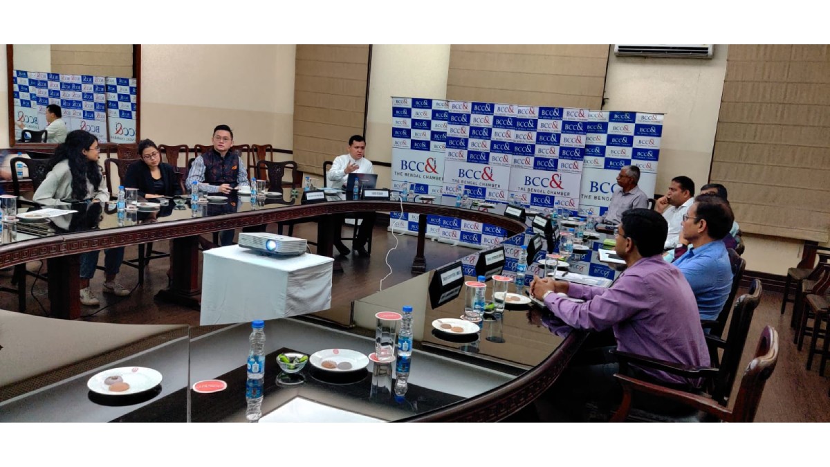 1st Row (R-L) Mr Yu Jen Huang, Head of R&D Department, Ever Clear gracing the session along with Mr. Steven Liu, Director, Taipei World Trade Centre Kolkata (TAITRA) and other representatives of TAITRA