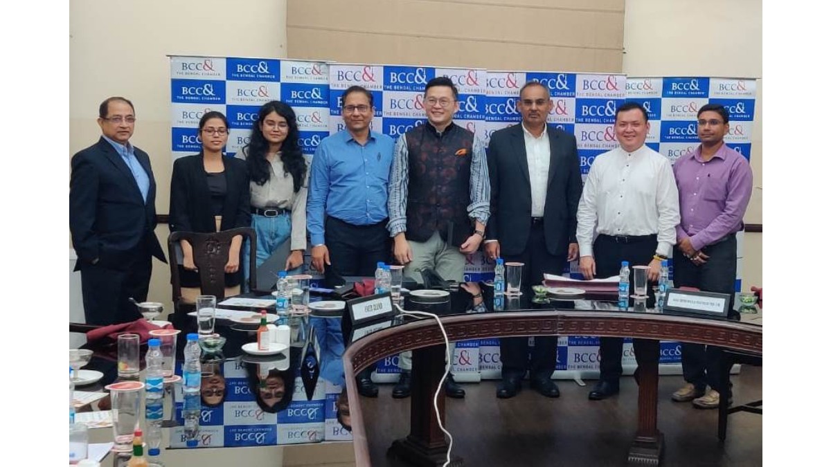 L-R- Mr Abhijit Roy, Director-Strategic Communications & Alliances, Ingreens; Ms Debalina Pramanik, Trade Promotion Specialist, TAITRA; Ms Shazia Kazmi, Trade Promotion Specialist, TAITRA; Mr Rajesh Jain, Swach Environment Limited; Mr. Steven Liu, Director, Taipei World Trade Centre Kolkata (TAITRA); Mr.Sourav Daspatnaik, Managing Director, Swach Environment Limited; Mr Yu Jen Huang, Head of R&D Department, Ever Clear, Mr. Avijit Banerjee, Swach Environment Limited