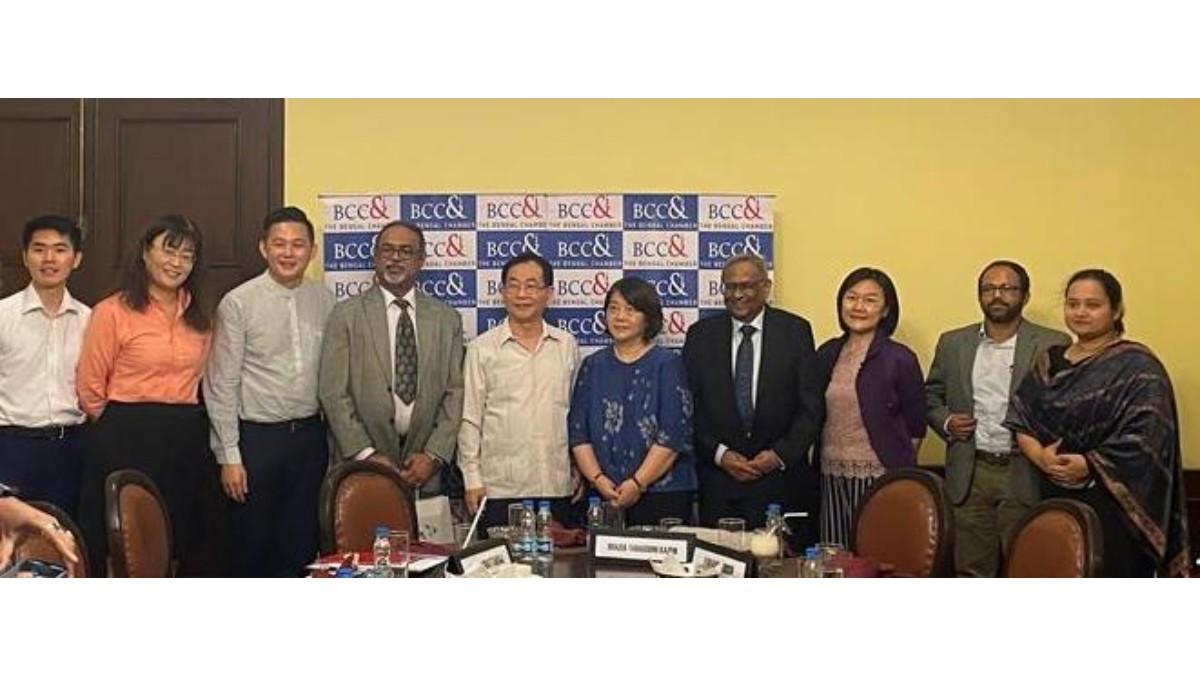 H.E. Baushuan Ger, Representative, Taipei Economic and Cultural Center in India with Officials of the Centre and Representatives of TAITRA, Kolkata met President, Former Presidents, Director General, Assistant Director General and other Officials of The Bengal Chamber  on 22nd September 2022