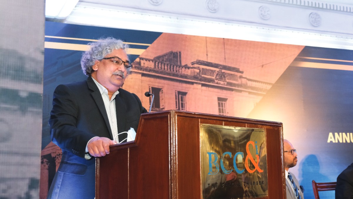 Mr. Gautam Ray, Chairperson, Energy and Environment Committee and Vice President, The Bengal Chamber of Commerce and Industry and Executive Director (HR & Admin.) − CESC Limited & President (HR) − Power Group, RPSG addressing the audience