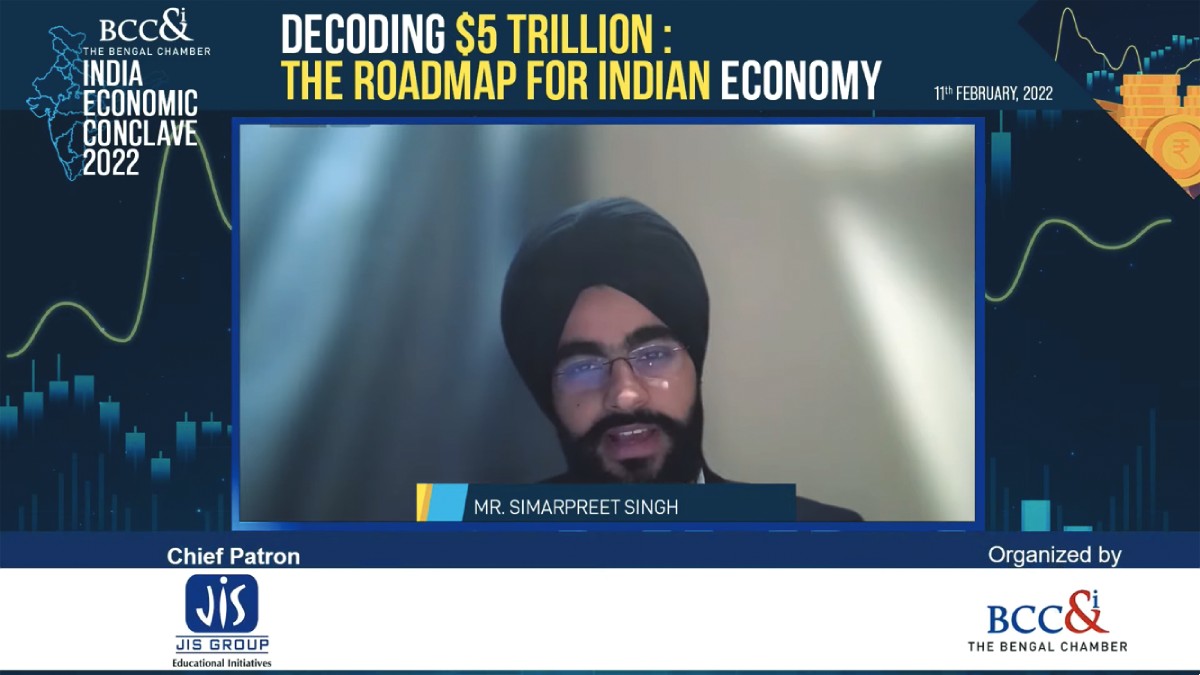 Mr. Simarpreet Singh, Director, JIS Group gracing Business Session III− Experts Roundtable on “Indian Service Sector: Preparedness for the Economy of Future”