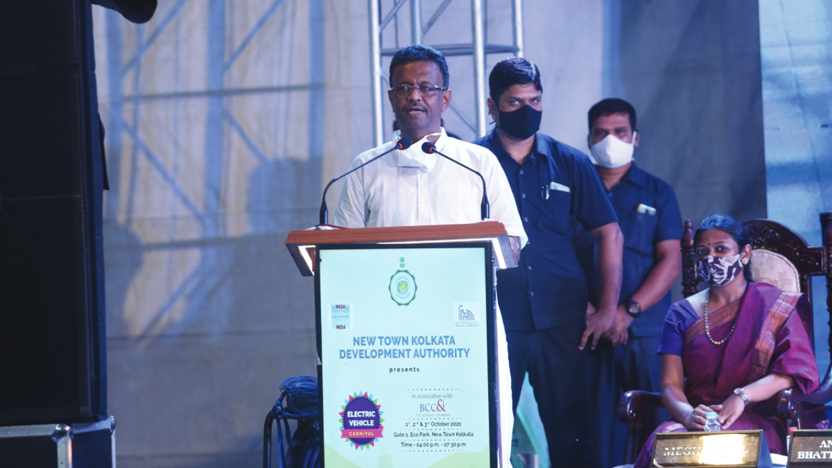 Janab Firhad Hakim, Hon’ble Minister−in Charge, Department of Transport and Housing, Government of West Bengal