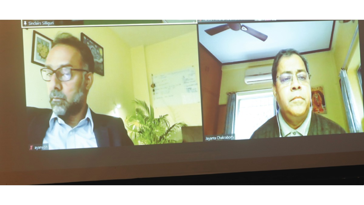(L−R) Mr. Ayanabh Debgupta, Co−founder & Joint Managing Director, Medica Hospitals and Mr. Jayanta Chakraborty, Chairperson, Agriculture & Rural Development Committee, The Bengal Chamber of Commerce and Industry and Senior General Manager, Indofil Industries Limited