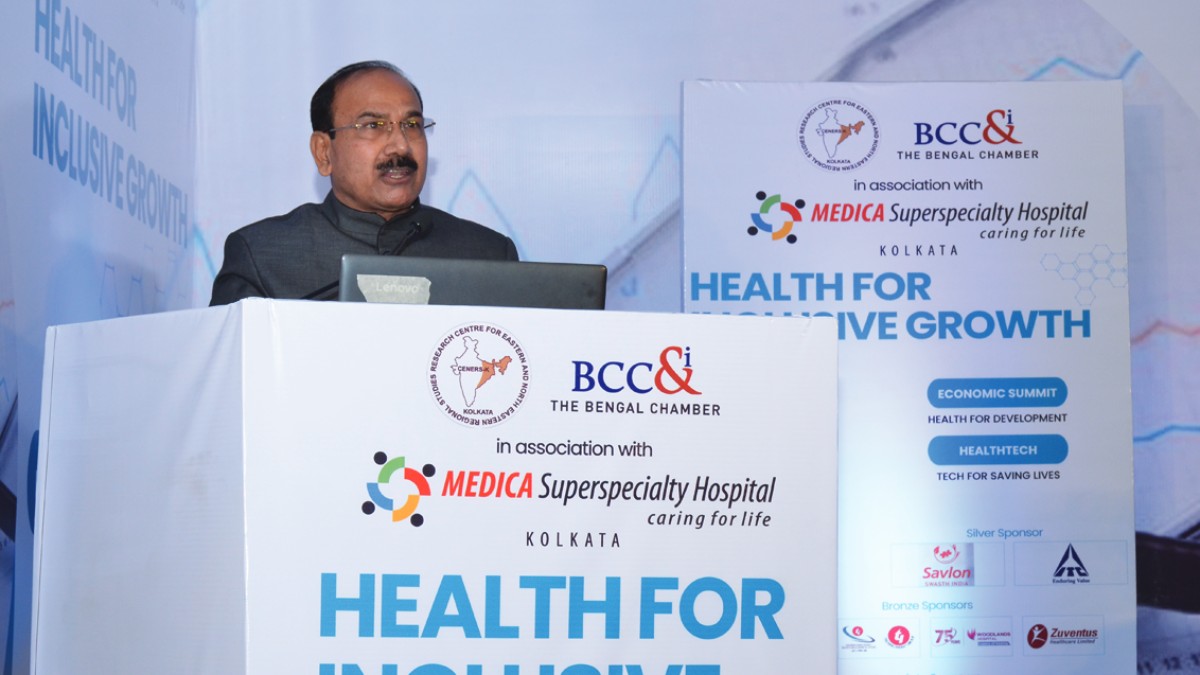 Air Chief Marshal (Rtd.) Arup Raha, President, CENERS K and Hon. Member and Ambassadeur Extraordinaire, The Bengal Chamber delivering the formal Welcome Address during the Opening Session