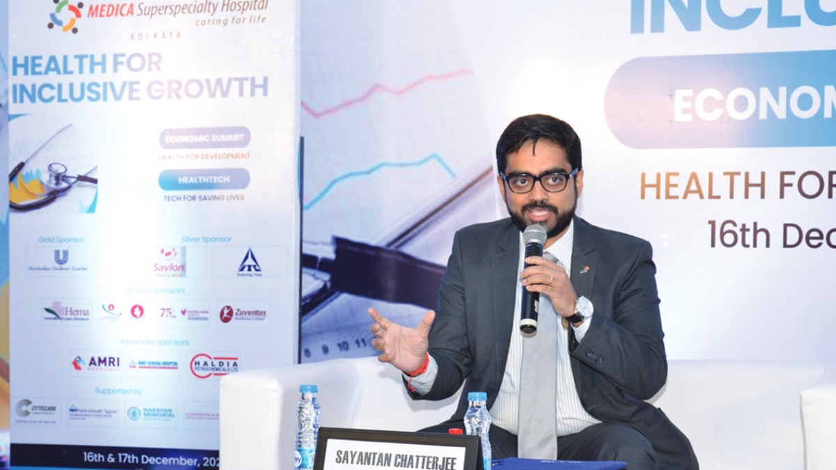 Mr. Sayantan Chatterjee, Director−Healthcare Consulting, PwC India moderating the Vaccine Economy − How developing economies may push to remain afloat