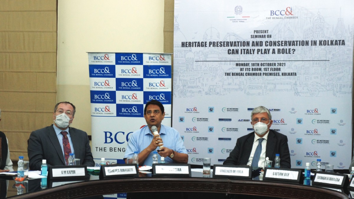 Shri Soumen Mitra, IPS, Commissioner of Police, Kolkata Police addressing the gathering
