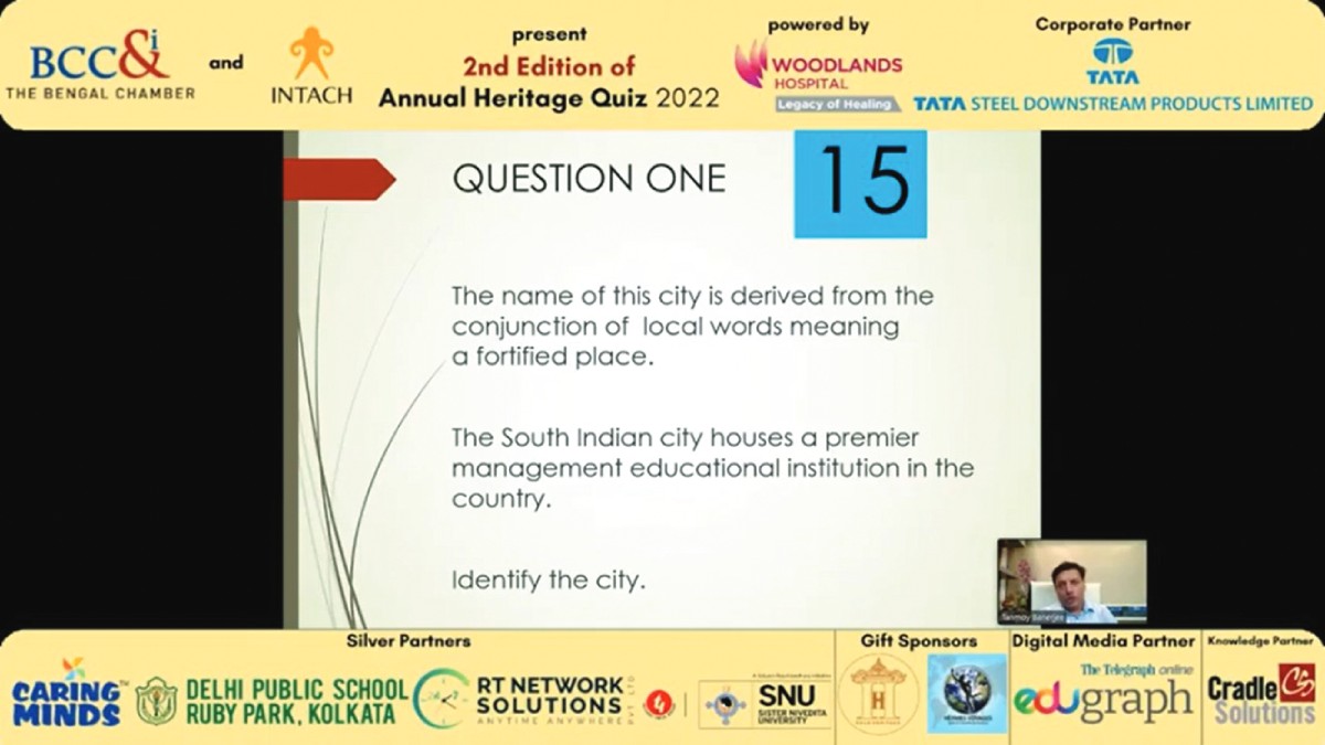 Mr. Tanmoy Banerjee, Member, Heritage Committee, The Bengal Chamber and Director, RT Network Solutions Pvt. Ltd. putting forward a question of the Guest Round to the finalists