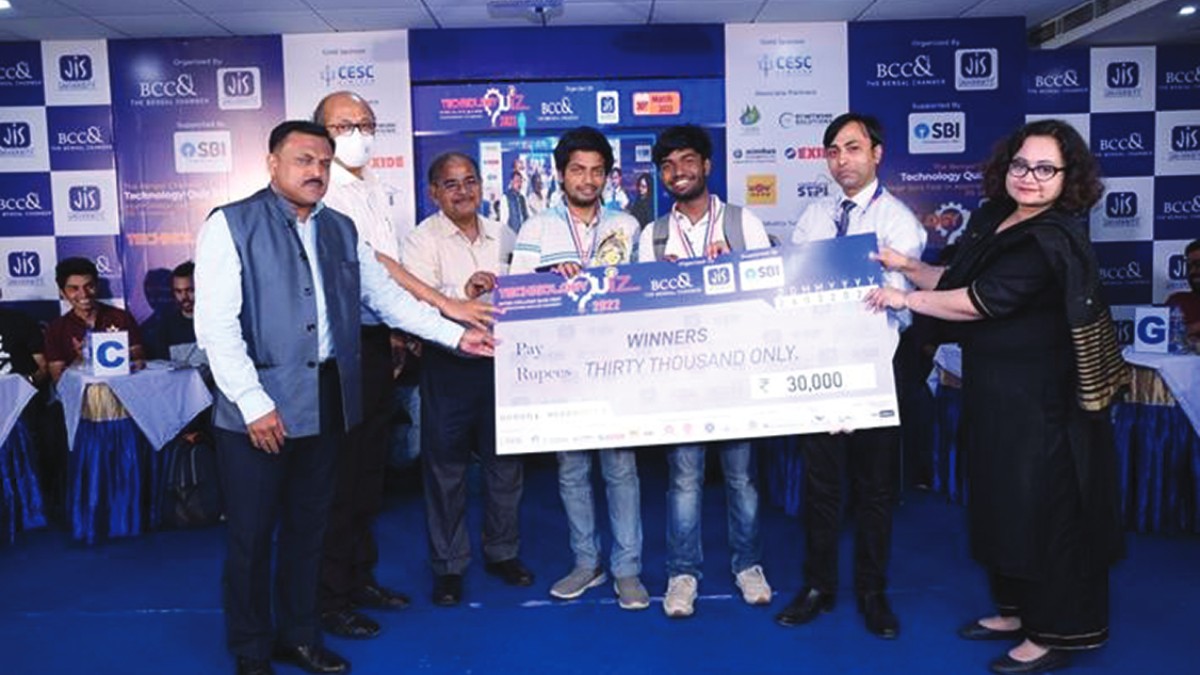 The dignitaries with the winners (the team combining of Jadavpur University and Chennai Mathematical Institute) L−R− Mr. Manjit Nayak, Director, STPI Bengal; Mr. Sanjay Kumar Das, Joint Secretary, IT & E Department, Government of West Bengal; Mr. K K Mahapatra, Member, IT Committee, The Bengal Chamber of Commerce and Industry; Mr. Rupam Bhattacharjee, Chief Manager, Sales and Business Development, State Bank of India