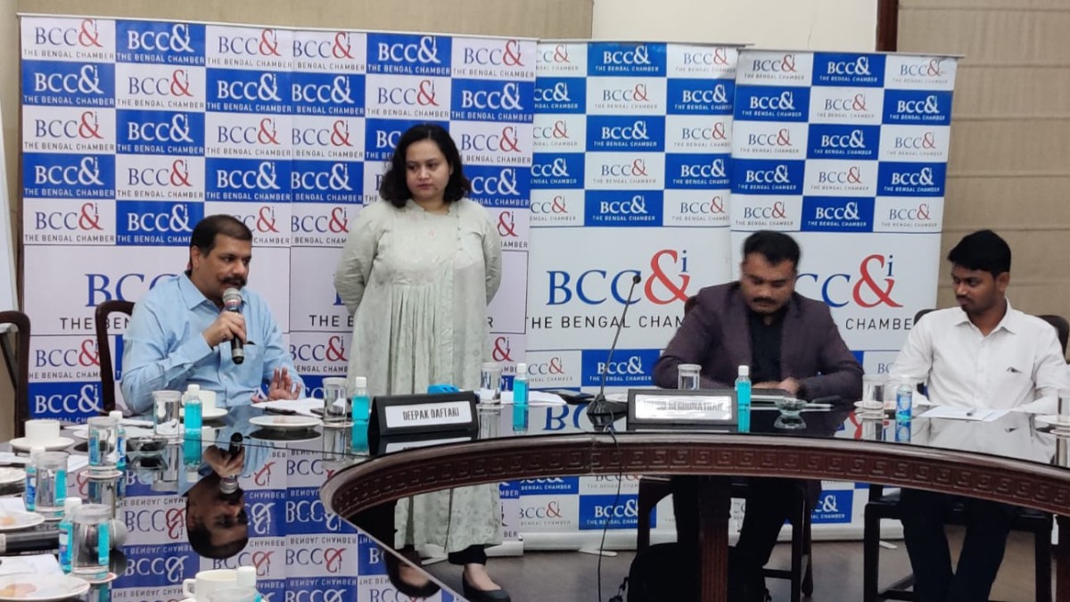 Mr. Deepak Daftari, Chairperson, Entrepreneurs Committee, The Bengal Chamber of Commerce and Industry and Mentor, WEBEL− BCC&I Tech Incubation Centre and Director and CEO, eSiksha.com− DD Web Vision Pvt Ltd. addressing the participants
