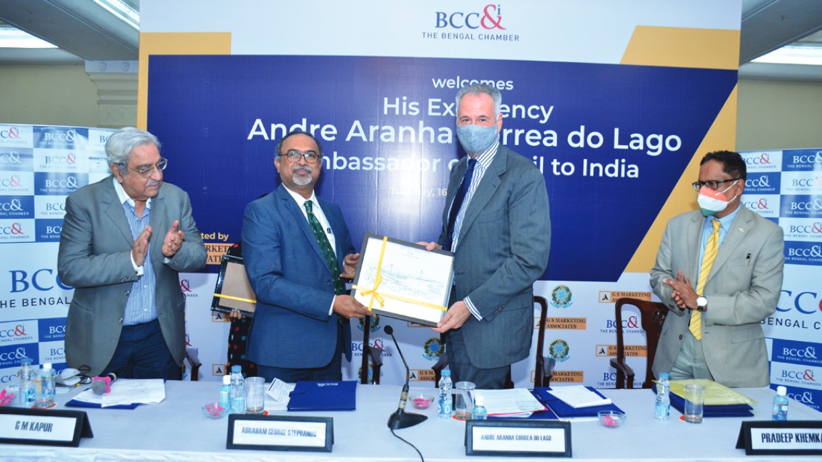 Mr. Abraham George Stephanos, President, BCC&I, presenting memento to His Excellency Andre Aranha Correa do Lago,Ambassador of Brazil to India