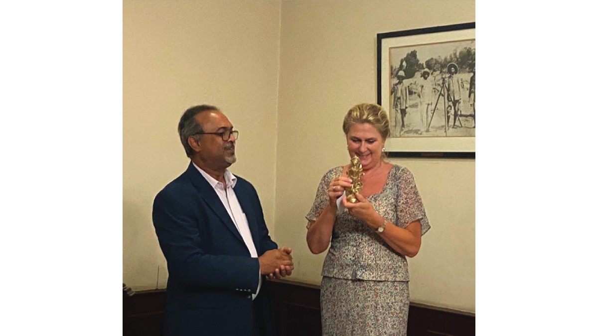 Mr. Abraham George Stephanos, President, The Bengal Chamber of Commerce and Industry and Managing Director, Tata Steel Downstream Products Limited with Mrs. Gina Lund, Spouse of Mr. HANS Jacob Frydenlund, Ambassador of Norway to India and County Governor of Agder, Norway