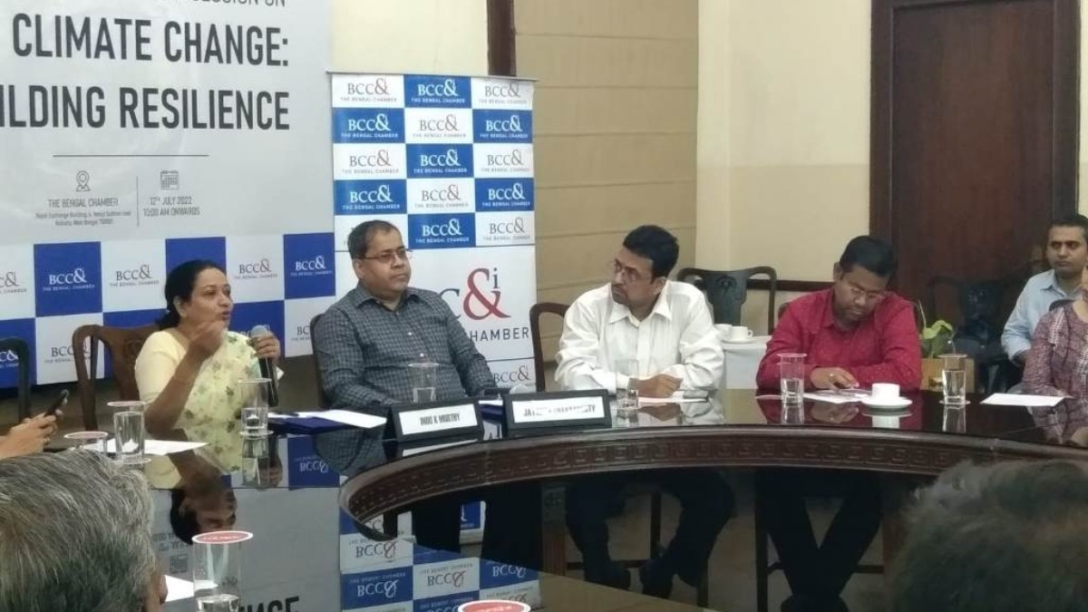 Dr. Indu K Murthy, Sector Head − Climate, Environment and Sustainability, at CSTEP (Centre for Study of Science, Technology and Policy) addressing the audience