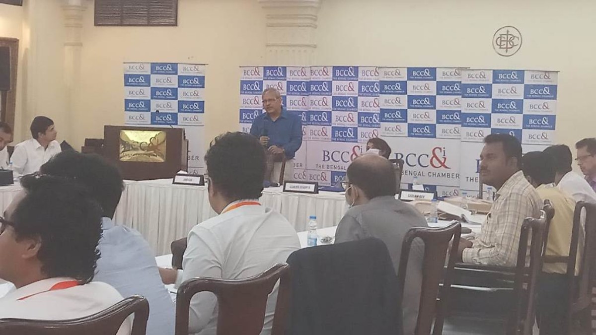 Dr. Sudipta De, Professor, Mechanical Engineering Department, Jadavpur University addressing the audience