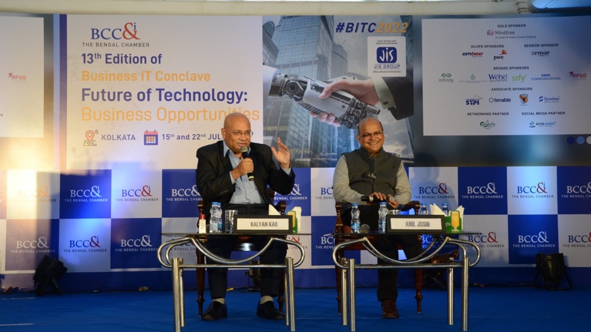 L-R Mr. Kalyan Kar, Member, IT Committee, The Bengal Chamber of Commerce and Industry; Mentor, WEBEL− BCC&I Tech Incubation Centre and Co−Founder and Managing Director, Inqube Innoventures Pvt Ltd (Session Moderator) with Mr. Anil JOSHI, Managing Partner, Unicorn India Ventures
