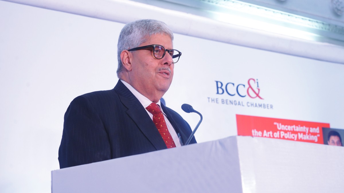 Mr. Anoop Hoon, Chairperson, Marketing & Brand Committee, The Bengal Chamber, setting the tone of the Leadership Lecture Series