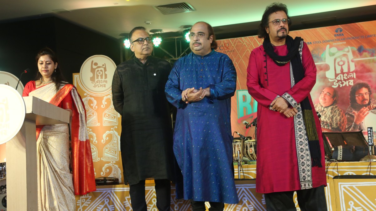 Mr. Arindam Sil, Chairperson, Films, Music and Entertainment Committee The Bengal Chamber, Pandit Bickram Ghosh and Pandit Tejendra Narayan Majumdar