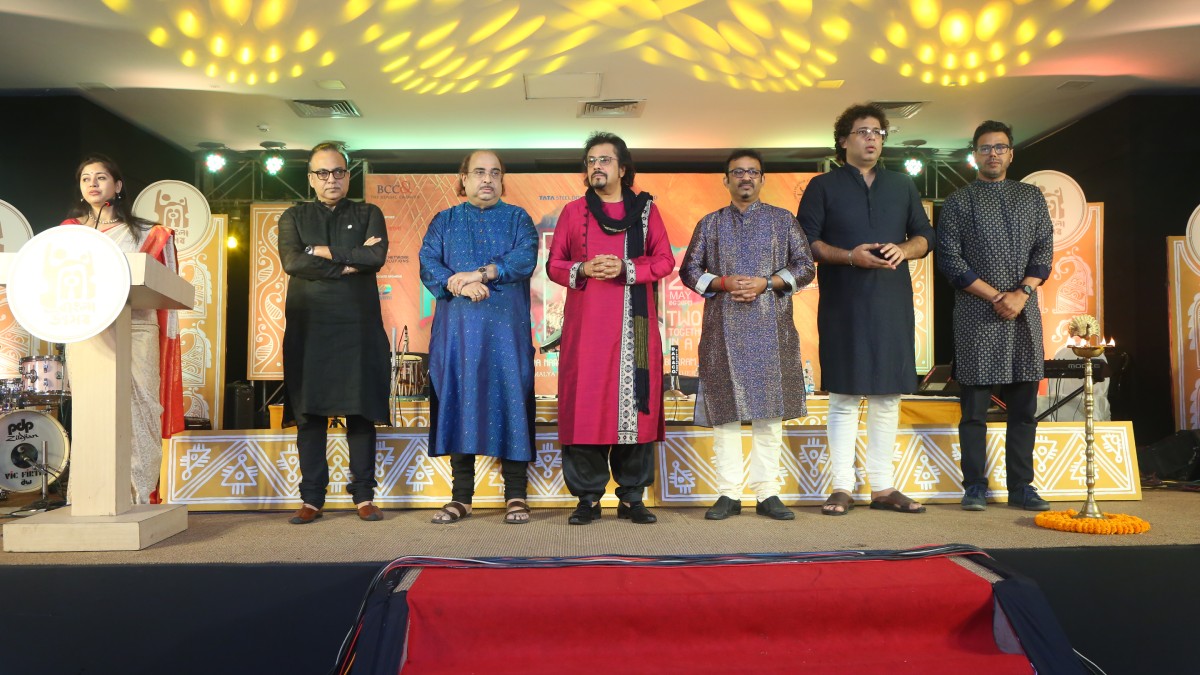 Mr. Arindam Sil, Chairperson, Films, Music and Entertainment Committee The Bengal Chamber, Pandit Bickram Ghosh and Pandit Tejendra Narayan Majumdar, Shri Nirmalya Roy, Shri Pulock Sarkar and Shri Satyajit Mukherjee