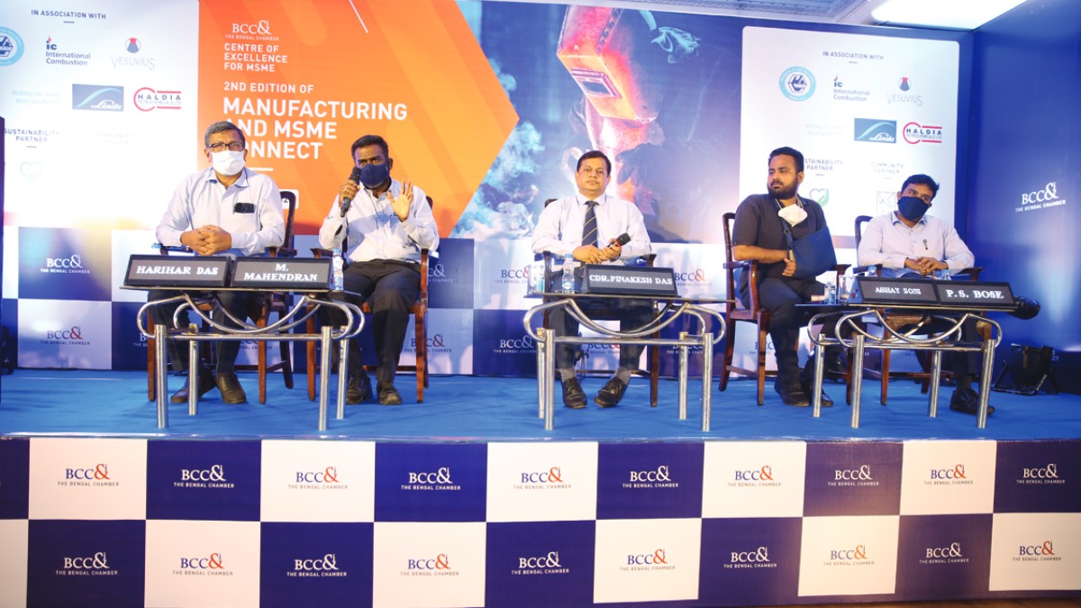 Mr. M Mahendran from GRSE resolving queries of audience at the B2B session of GRSE