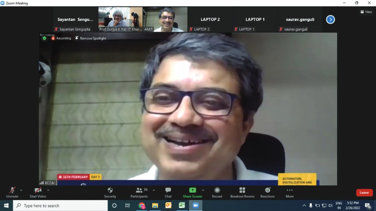 Presentation by Mr. Amit Bhowmick, Director − Procurement, Linde India Limited