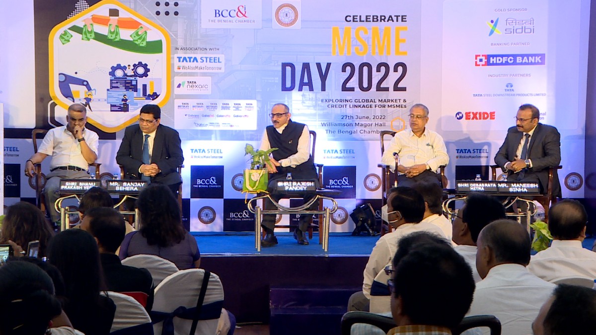 Dignitaries on Dais in The Inaugural Session